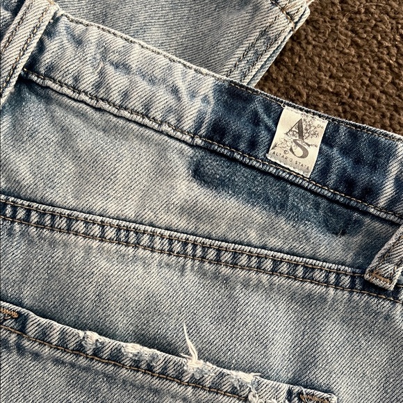 Altar'd State Light Blue Cropped Jeans - Picture 2 of 7